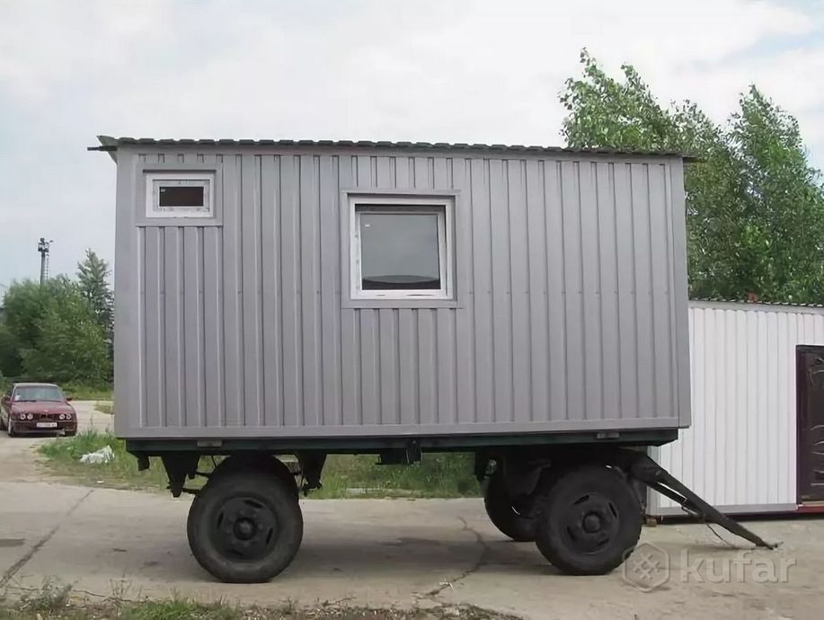 А2. 4. Будка для жилья людям. Вагон будка. Строительный вагончик на колесах.